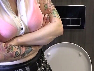 Flushing the toilet pervert