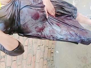 Seeing Sister-in-law Taking a Bath, Father-in-law Sister-in-law's Gand Full Hot Bathroom Bhabhi Bath