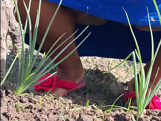 Hot stepmom went to the garden in a dress without panties and neighbor filmed