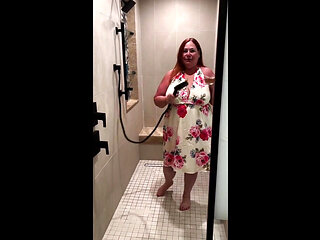 Kitty and the Shower