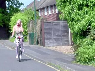 Slutty Cindy Behr enjoys amazing doggystyle action