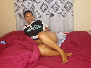 Brown African milf try squirting