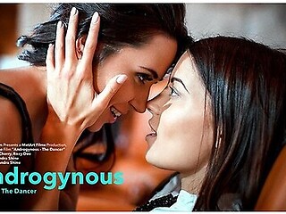 Viv Thomas, Kerry Cherry And Roxy Dee In Beautiful Lesbians Enjoy A Passionate Sixty-nine