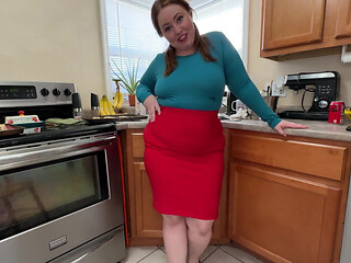 BBW MILF Kinky Katie Cosplays Cartman's stepmom Taking BBC