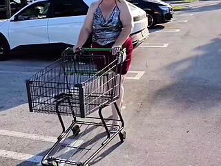 Office MILF gets lucky with hot landscaper in parking lot