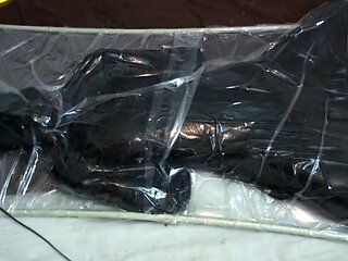 Amateur CDin latex dildoing