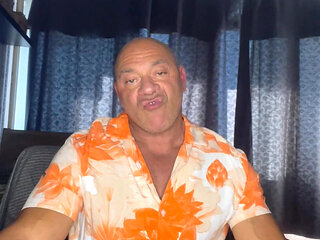 Mrguru Sexy Bodybuilder Wank at Home