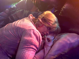 Quick Pussy Exam Check-up and Creampie