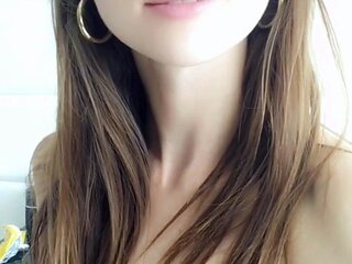 Big boob brunette masturbates on webcam