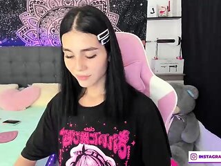 Romanian amateur webcam teen masturbate