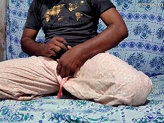 Smart guy gives himself a handjob in the jungle