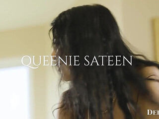 Summer Fling: Gizelle Blanco and Queenie Sateen Kiss and Get Nude