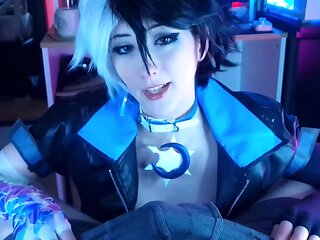 Cosplayer teen shows her roomie a new costume POV