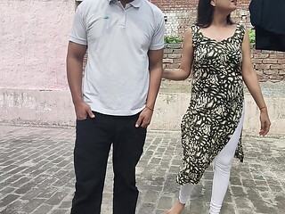 A LOVELY COUPLE DONT CONTROL HERSELF IN OUTDOOR TERRACE SEX
