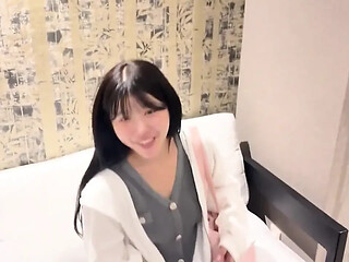 Amateur homemade couple gets naughty in high-end store