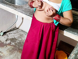 Indian housewife gives a naughty desi fuck