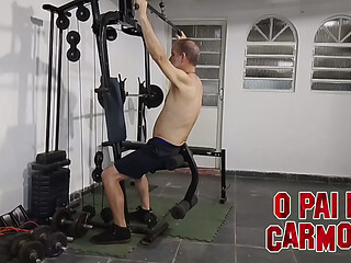 vem treinar pelado comigo