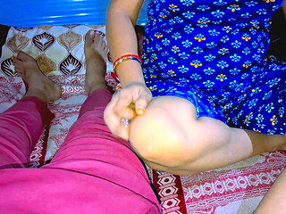 Indian muslim bhabhi injoy with boyfriend in the room