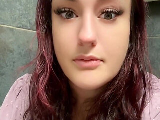 BBW Eye Contact Toilet Farts and Log Plops Intimate POV with Bella Blast
