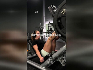 18-Year-Old Gym Girl Accidentally Flashes Tight Pussy During Live Stream