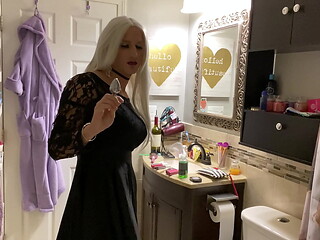 Emo Crossdresser Puts on Buttplug and Jerks Off