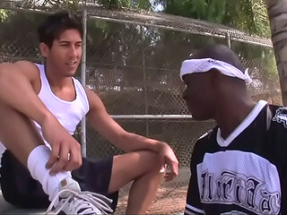 Gay black guy picks up whtie for some hardcore anal fun
