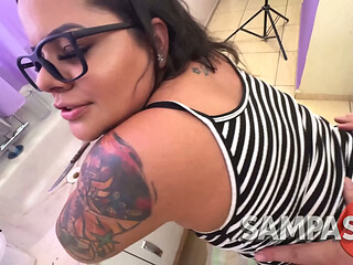 Chubby Babe Cleaning the Kitchen Ends with Anal Creampie 60127A