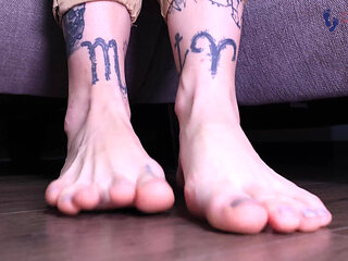 Sexy Feet College Girl Made You a Deal POV
