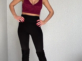 Giantess Squeezes Tiny Men and Eats