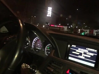 I love to piss outdoor