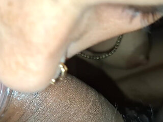 Bhabhi mast land chuci hai