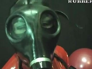 Dildodollz: Lesbian Heavy Rubber