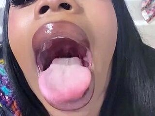 Biiggjuiccyfruit aka biiggjuiccyfruit OnlyFans - JOI