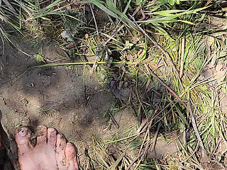 Barefoot Trough The River. May 2026.