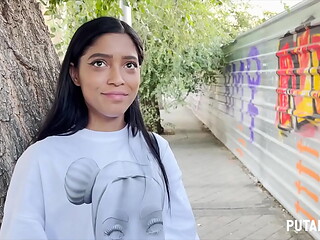 PutaLocura -Torbe pilla a la skinny teen Kali y la seduce para follar muy duro