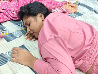 Hot bedroom night dress romantic hot fuck by kerala mallu couples