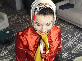 Hot MILF Wanilianna Wears Scarf & Stockings in 4K Amateur Video