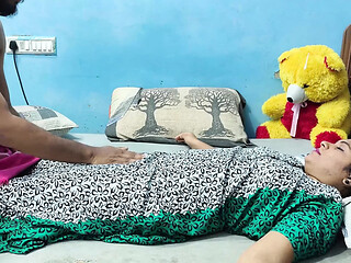 Mallu housewife gets rubbed and kissed by her loving hubby
