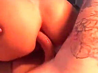 Big Ass Bitch Loves to Ride on Reverse Cowgirl with a Big Dick in Her Ass