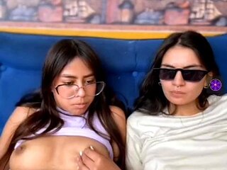 Lesbian friends showing off their bodies for us, and funny89