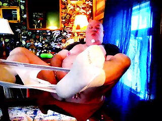 WEBCAM JERK!  Bear jerks on cam for friend!