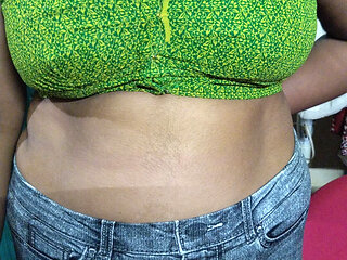 Desi hot beautiful stepsister perfect body and pussy show homemade sexy video in hindi voice