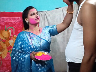 If Desi Bhabhi's Husband Did Not Come Home in Holi, Then Holi Was Celebrated with Brother-in-law
