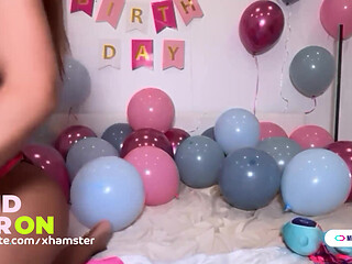 Jerkmate - MissLexa Masturbates With Cake - Birthday Live Sex Show