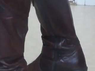 Pussyeating on the Bed and and Peeing in My Husband's Nose