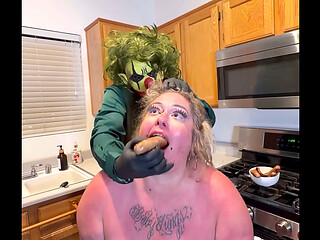Italian Whore Lets Giovanni Stuff All Her holes With Big Sausage!