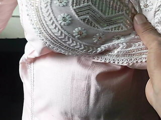 Newly Married Bhabhi Fuck Her own flat when her husband go to market