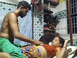 Aunty ne naya saree or blouse ke sath sex kra apne husband ke sath