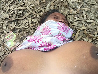 Desi bhabhi ki mast chudai ki outdoor