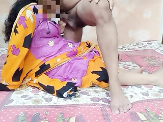 Indian MILF gets her ass stretched in doggy style